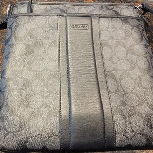 COACH cross body black handbag - f71131 - Authentic- looks like new